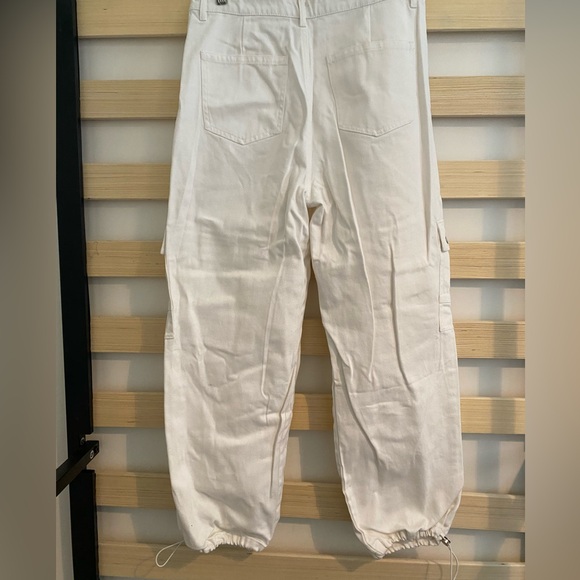 NWT Forever 21 White Cargo Pants - Picture 2 of 5